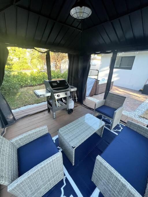 Modern Tropical Oasis With Arcade, Hottub & Minigolf Villa Hollywood Dış mekan fotoğraf