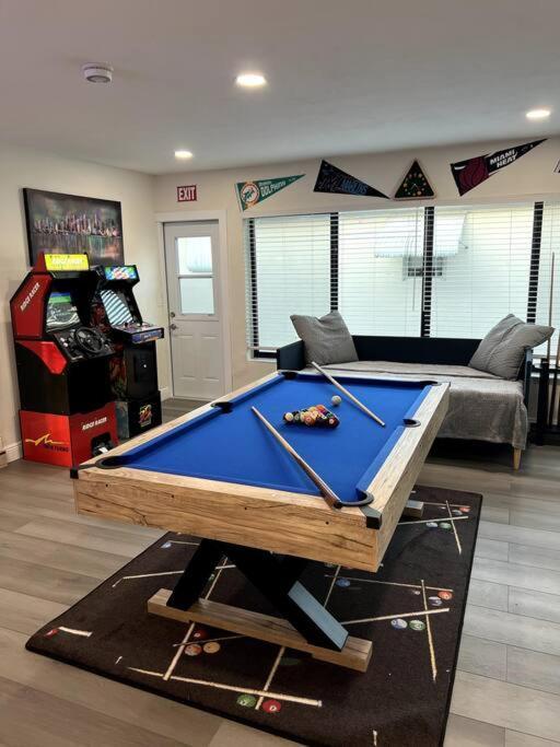 Modern Tropical Oasis With Arcade, Hottub & Minigolf Villa Hollywood Dış mekan fotoğraf