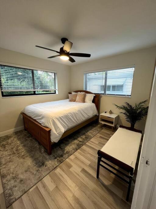 Modern Tropical Oasis With Arcade, Hottub & Minigolf Villa Hollywood Dış mekan fotoğraf